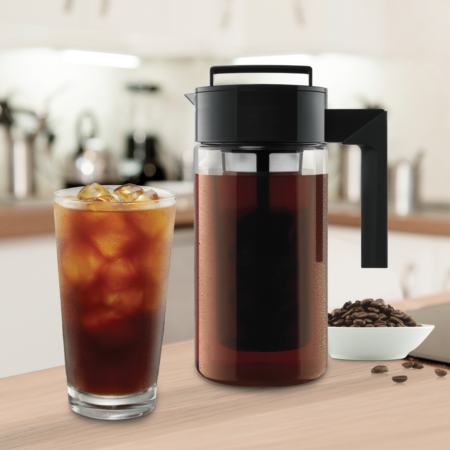 cold-brew-coffee-maker-k6 10310-ColdBrewCoffeeMaker-1qt-lifestyle2.png