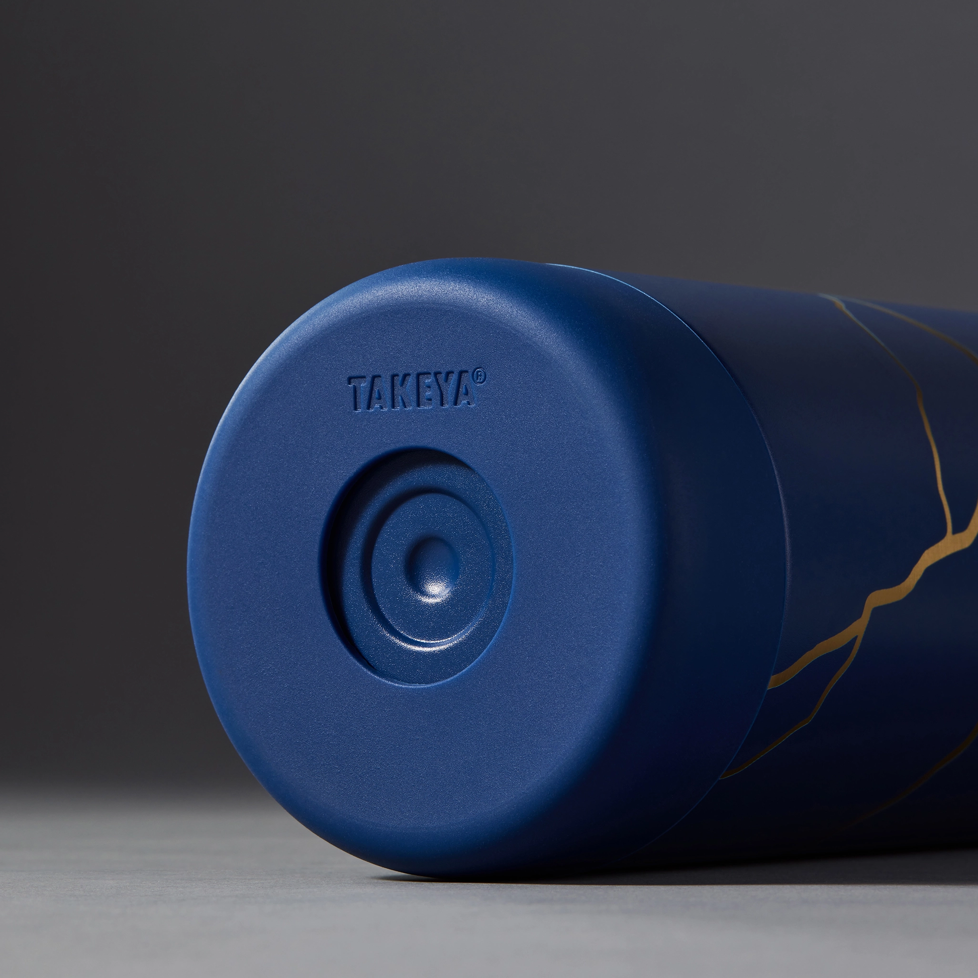 kintsugi-water-bottle-with-spout-lid-x7 51390-TK_HO25_Kintsugi_Takeya9249.png